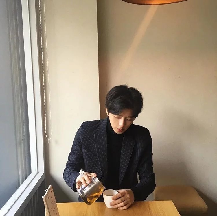 仲孙璧波菡