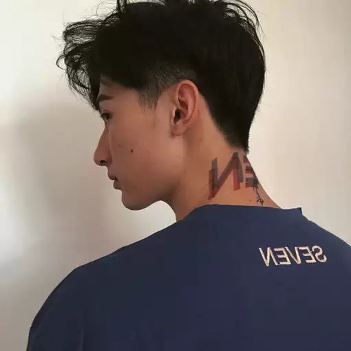 诸思蝶琬